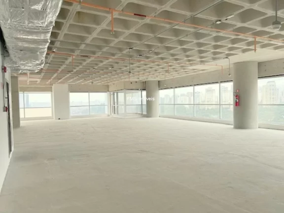 Imagem Conjunto comercial com 1180m² na Chácara Santo Antônio.