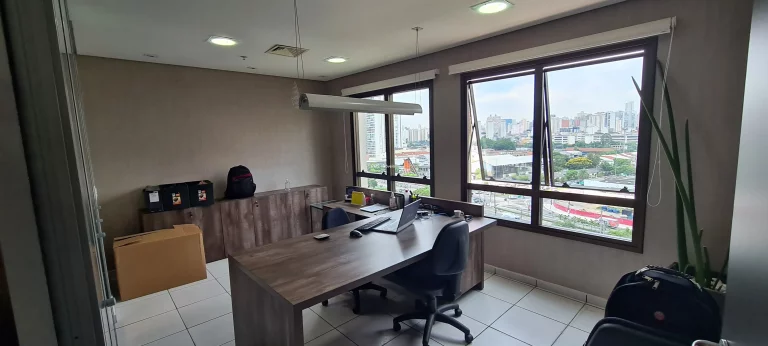 Imagem Conjunto Comercial à Venda em São Paulo-SP Várzea da Barra Funda 1 Sala 6 Vagas 204m² Área