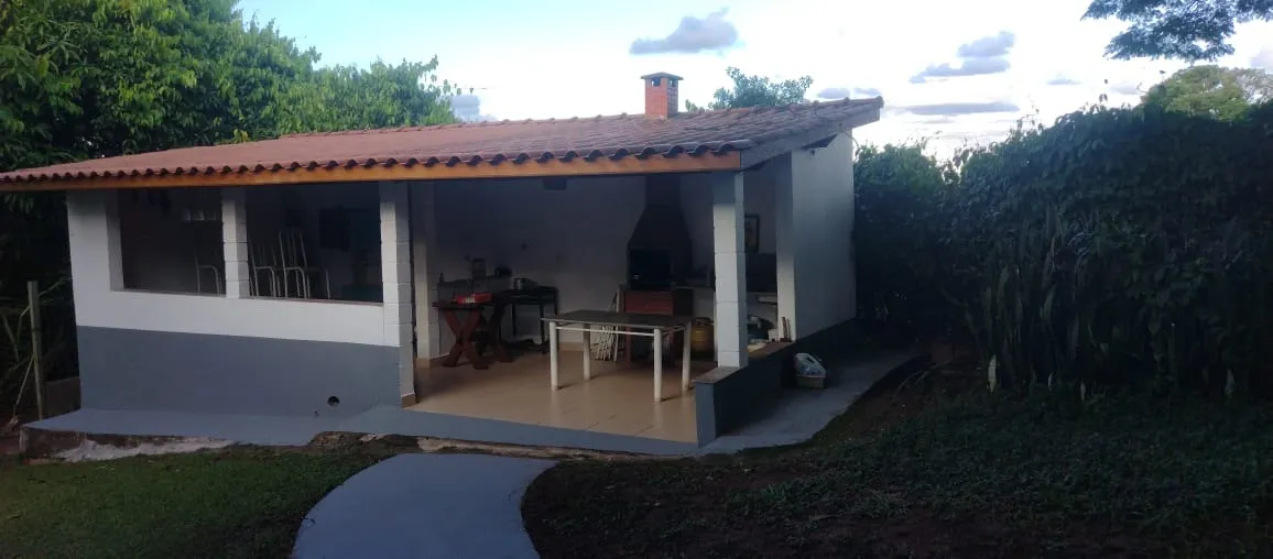 Imagem Chácara de 2.800m² em Araçoiaba da Serra - Casa Térrea com 3 Dormitórios, 1 Suíte e Área Gourmet