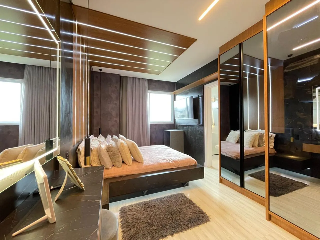 Imagem Apartamento com vista para o mar à venda com 270m2 por R$ 4.990.000,00