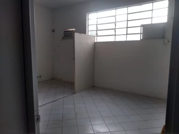 Imagem Ótimo barracão com 647 m², próximo à av. Nações Unidas