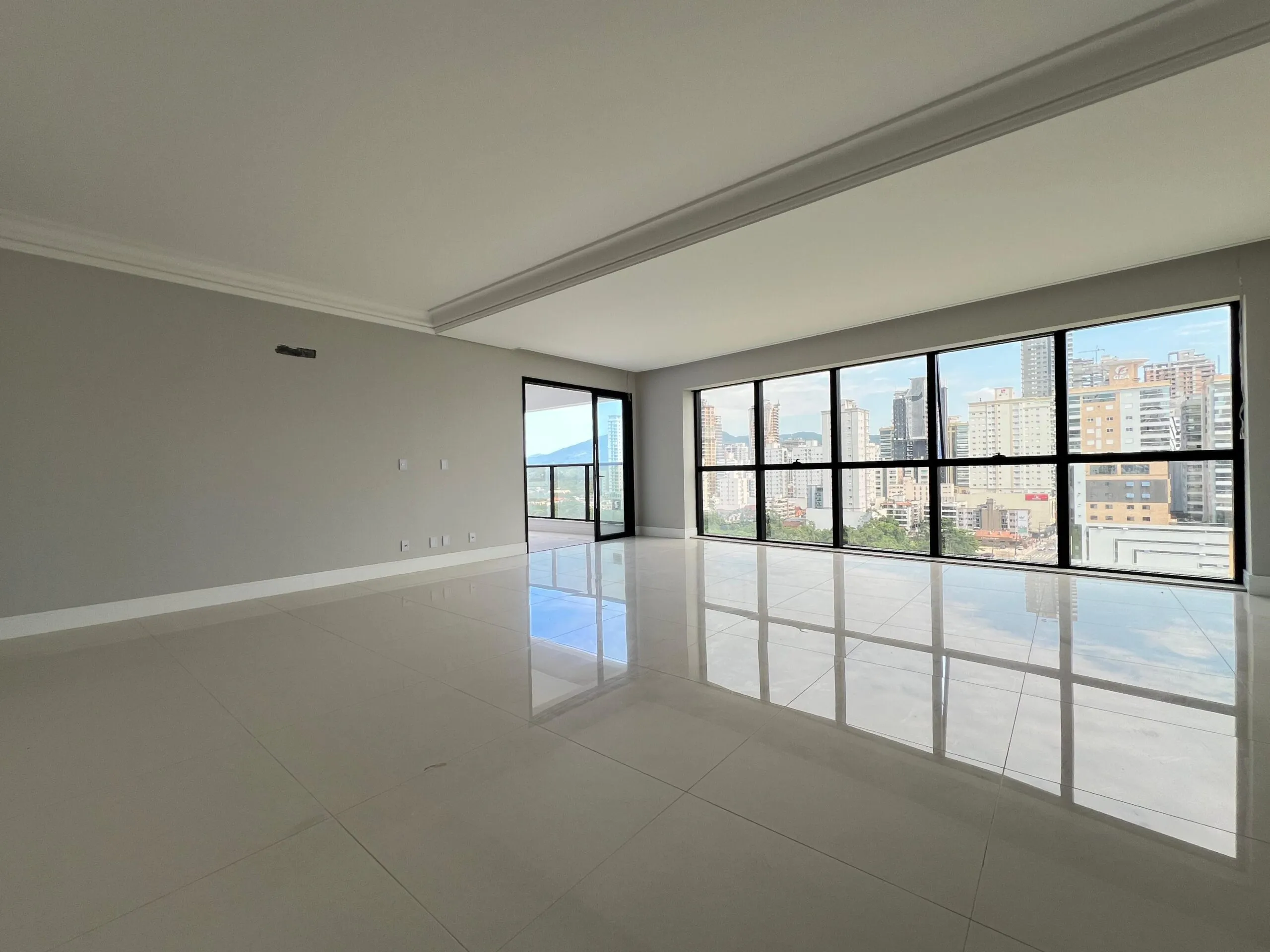 Imagem Apartamento com vista para o mar à venda com 183.15m2 por R$ 3.800.000,00