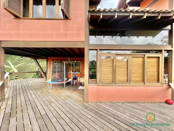 Imagem Cond. Recanto Inpla - Casa de revista! 3 dorms / 1 suíte + 2 aptos hóspedes