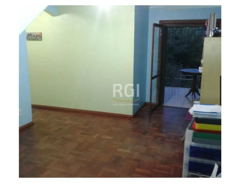 Imagem Casa para Venda - 634m², 2 dormitórios, sendo 1 suites, 3 vagas - Lomba do Pinheiro