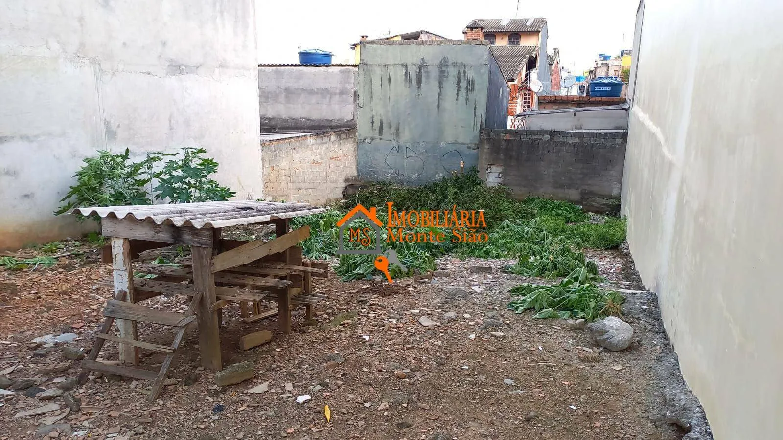 Imagem Terreno à venda, 400 m² por R$ 331.000,00 - Cidade Soberana - Guarulhos/SP