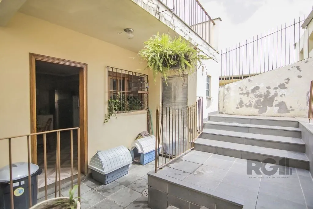 Imagem Casa de 2 dormitórios, no bairro Partenon