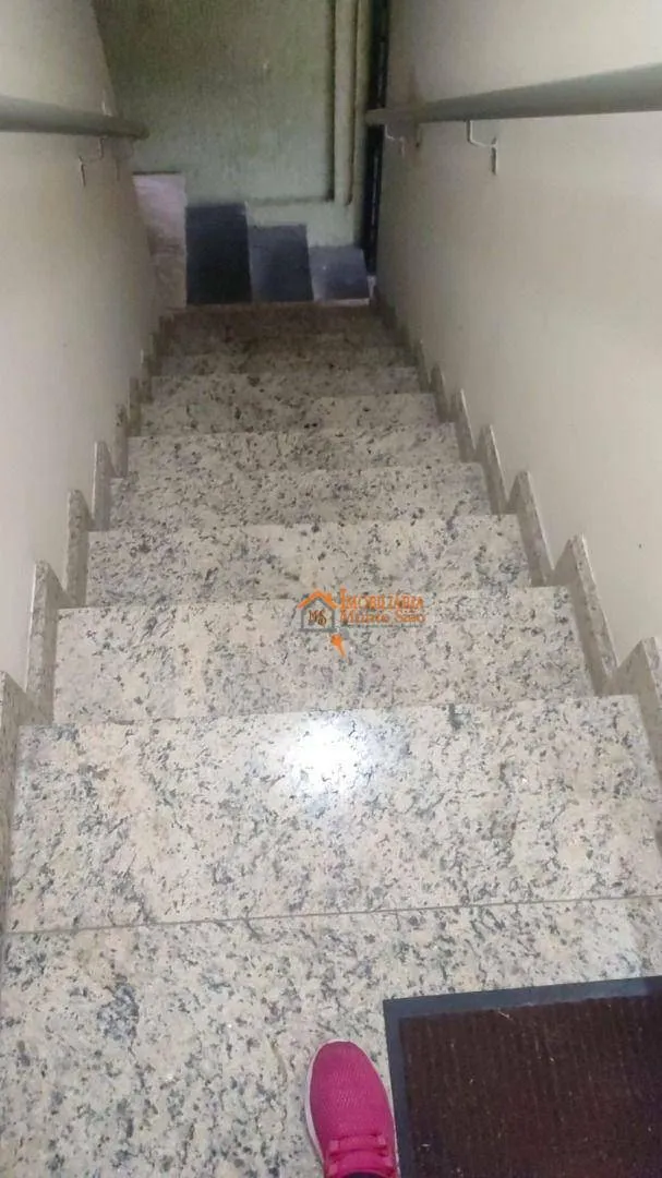 Imagem Sobrado com 5 dormitórios à venda, 250 m² por R$ 530.000,00 - Taboão - Guarulhos/SP