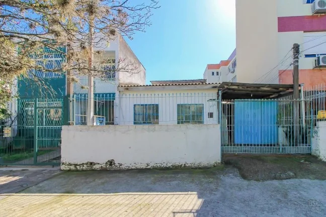 Foto do imóvel Terreno à venda, 308 m² a 100 metros da Perimetral por R$ 950.000 - Jardim Botânico - Porto Alegre/RS