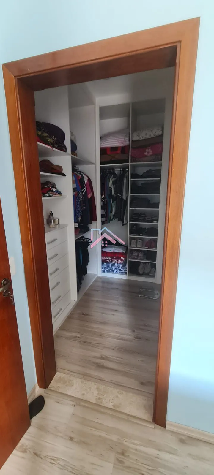Imagem Casa à venda Residencial Laguna Club - Área útil 197 m2 com 3 dormitórios - sendo 1 suíte - 4 vagas