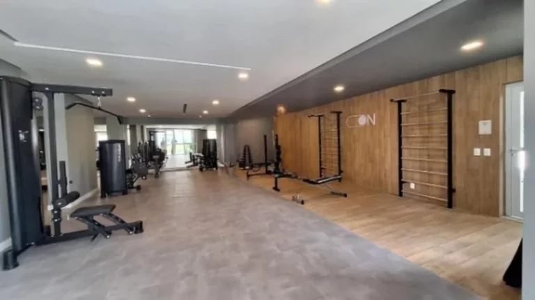 Imagem LAPARQUE - ENGELUX - Apartamento de 41m², 2 dormitórios, com varanda e vaga de garagem!