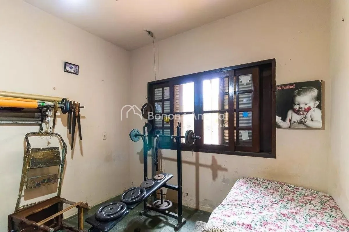 Imagem Casa para alugar com 214m², 4 quartos e 2 vagas