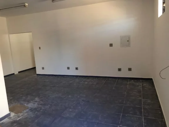 Imagem Barracão com 3 salas na Vila Engler