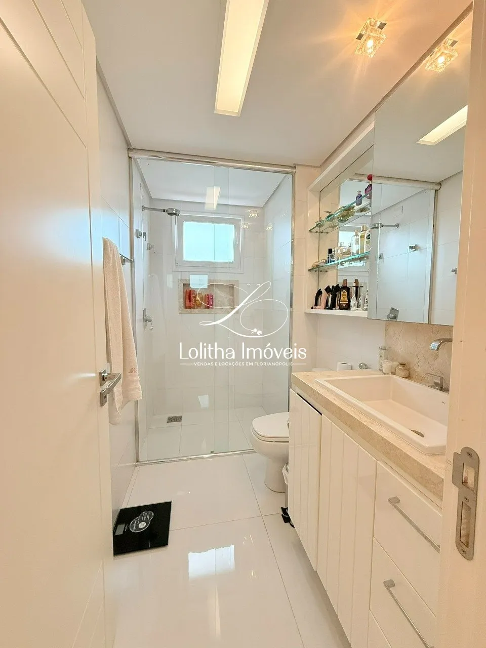 Imagem APARTAMENTO DE ALTO PADRÃO À VENDA NA AGRONÔMICA - FLORIANÓPOLIS/SC