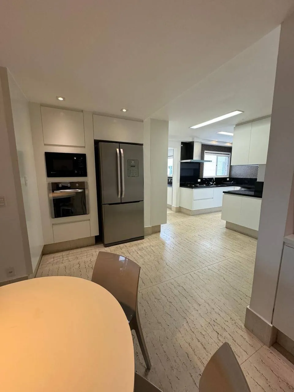 Imagem Apartamento Mobiliado no Centro de Alphaville - 3 Suítes e Sacada Gourmet