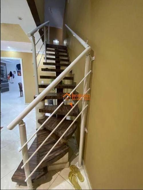 Imagem Sobrado de 4 cômodos + 3 casas à venda por R$ 530.000 - Parque Mikail - Guarulhos/SP