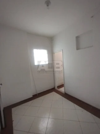 Imagem Apartamento Sala e Quarto em Copacabana, 30m2, Prédio Misto, Aceita Airbnb.