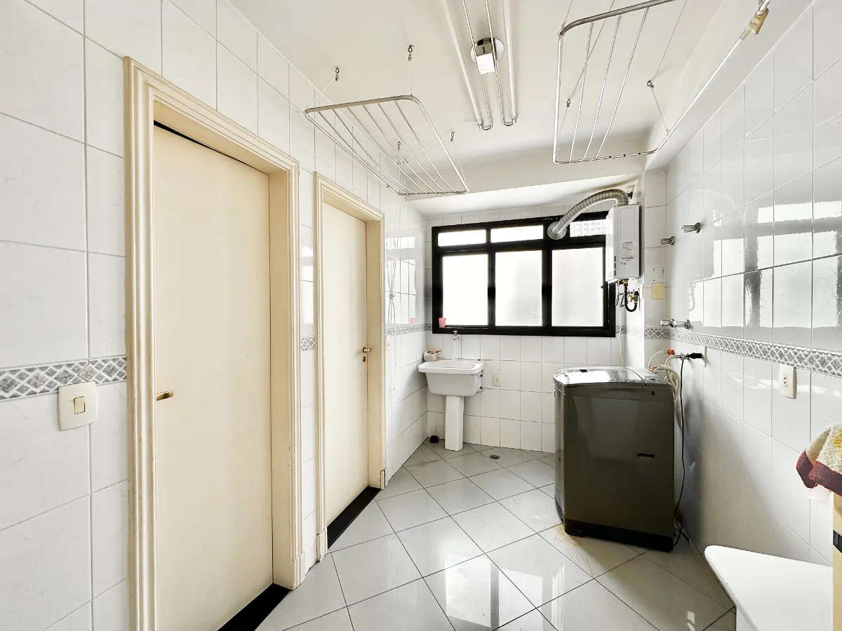 Imagem Apartamento para venda e locação em Aclimação com 3 quartos, sendo 2 suítes, 226m2