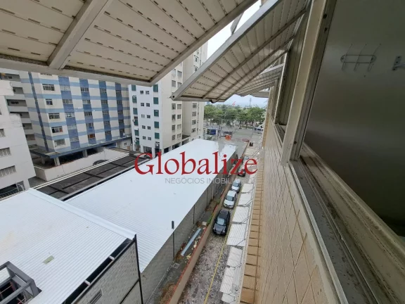 Imagem Apartamento à venda com 70m², 2 quartos, varanda, frente a praia por R$480.000,00 no José Menino em Santos