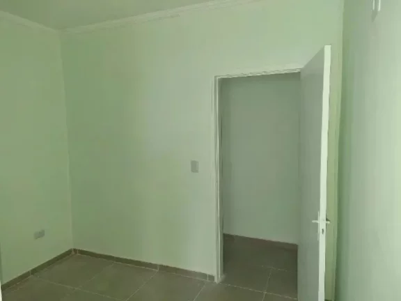 Imagem Sobrado à Venda em Mauá-SP, Parque São Vicente: 3 Quartos, 3 Suítes, 4 Banheiros, 2 Vagas, 145m² de Área