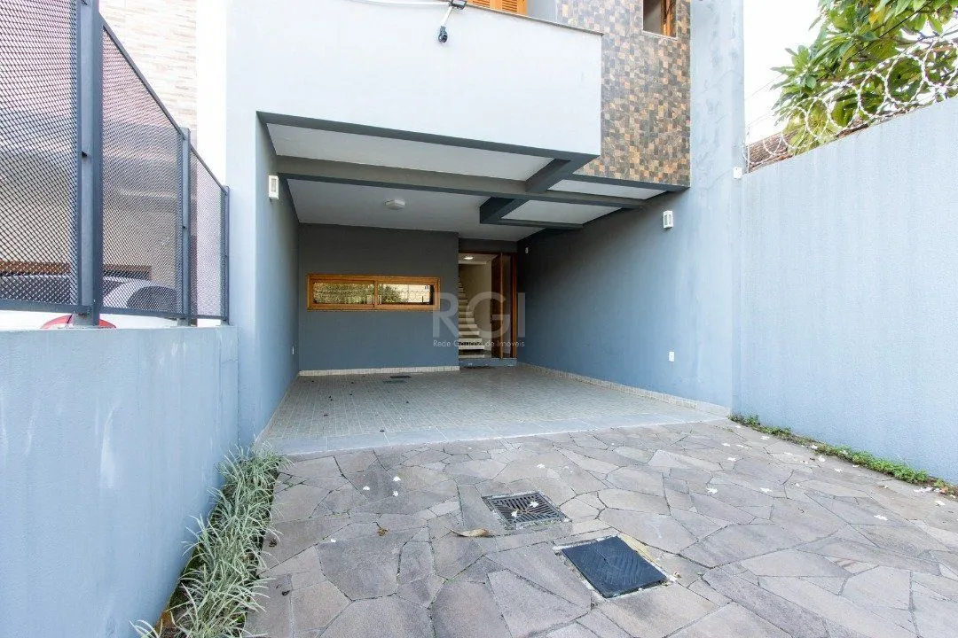 Imagem Casa para Venda - 204m², 3 dormitórios, sendo 3 suites, 2 vagas - Espirito Santo