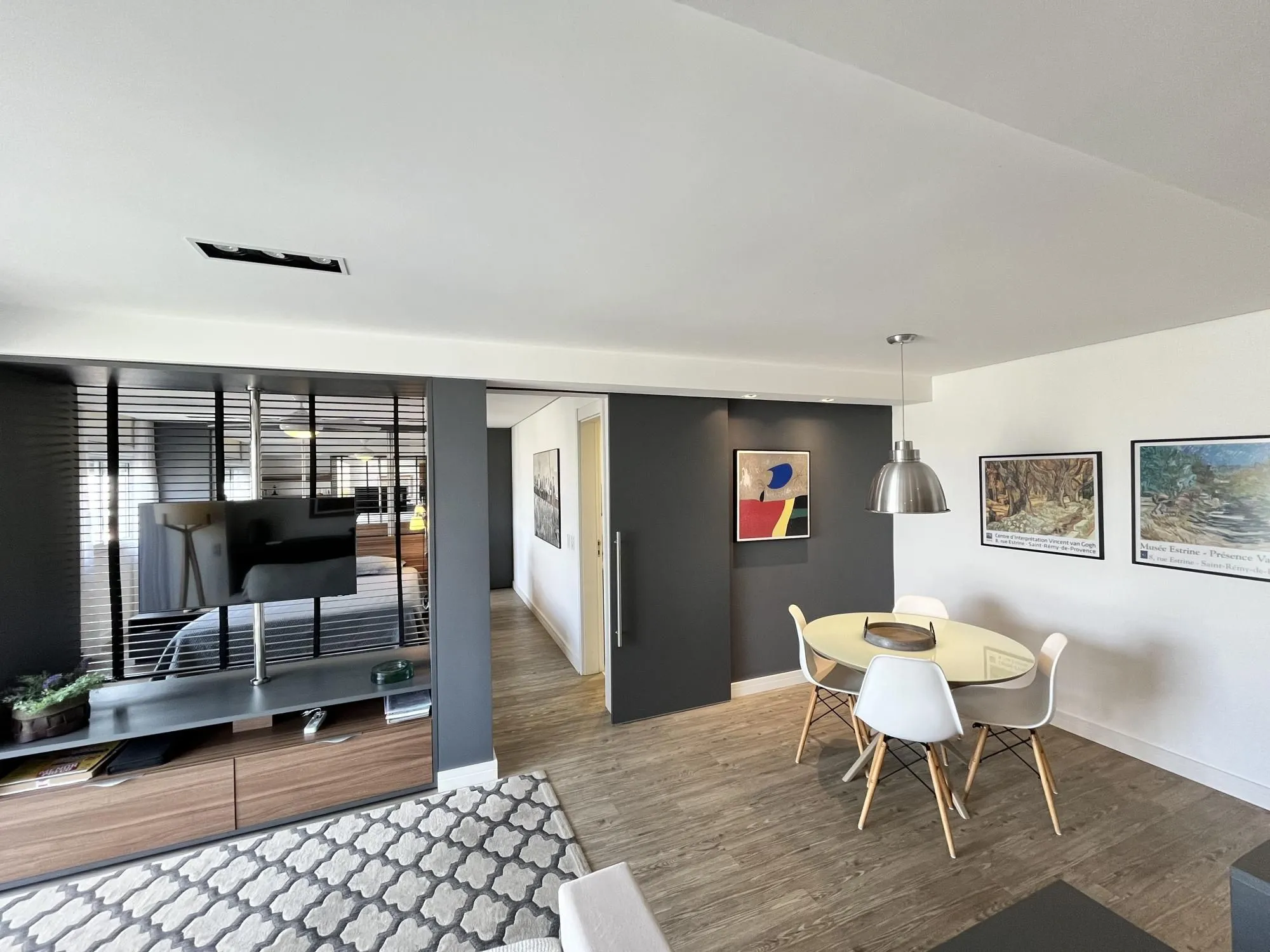 Imagem Apartamento de 2 quartos, transformados em 1 e vaga de garagem bairro S. Geraldo