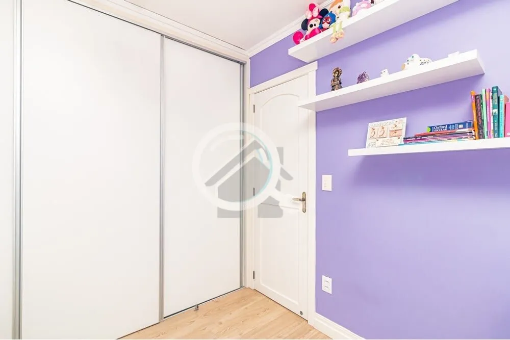 Imagem Apartamento amplo em andar alto com vista permanente e panorâmica da cidade, em rua arborizada e tr...