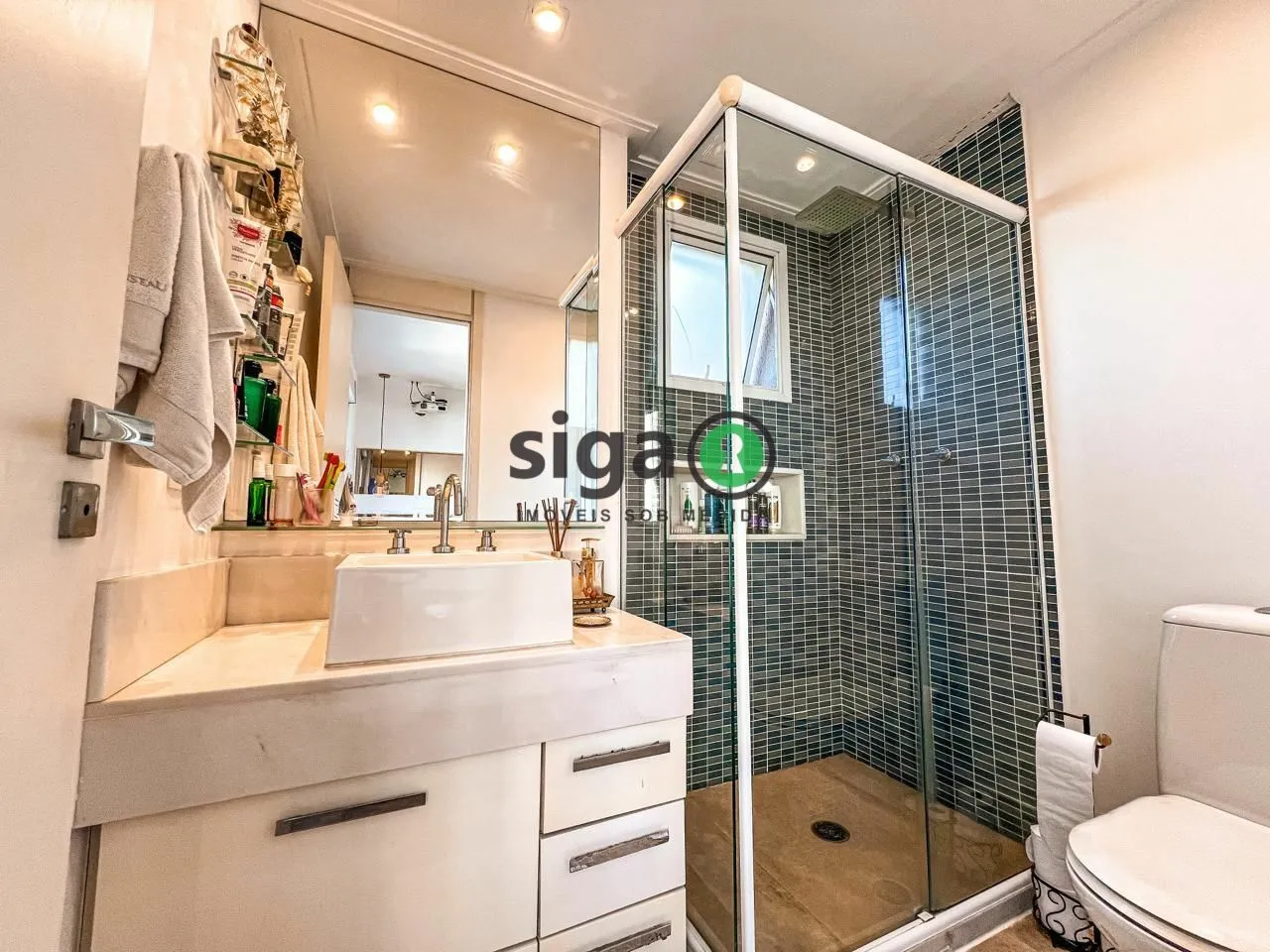 Imagem APARTAMENTO 72m² À VENDA | 1 SUÍTE COM CLOSET | REFORMADO E MOBILIADO | 2 VAGAS |