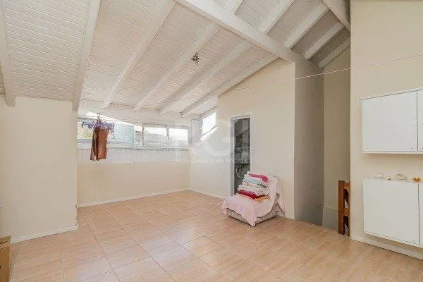 Imagem Casa para Venda - 137m², 3 dormitórios, sendo 3 suites, 2 vagas - Hípica