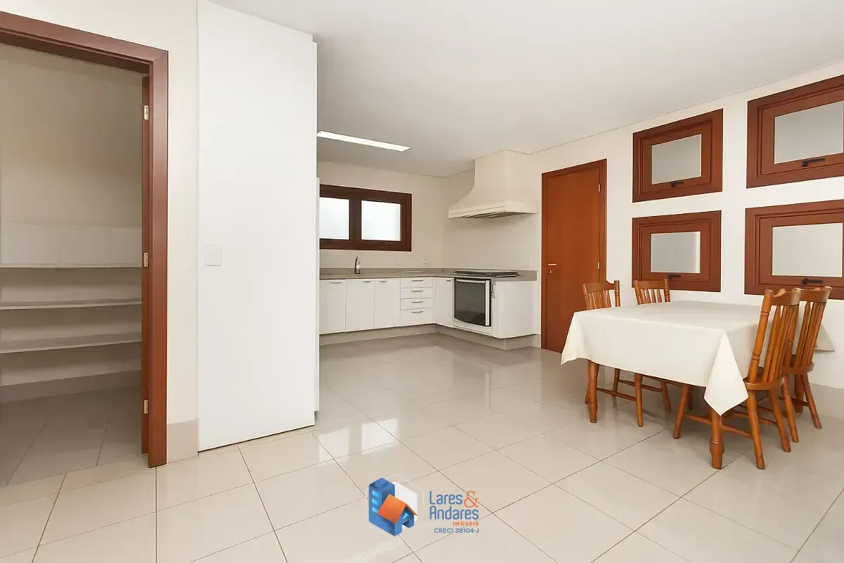 Imagem Sobrado para venda em Vila Ida com 4 quartos, sendo 4 suítes, 426m²