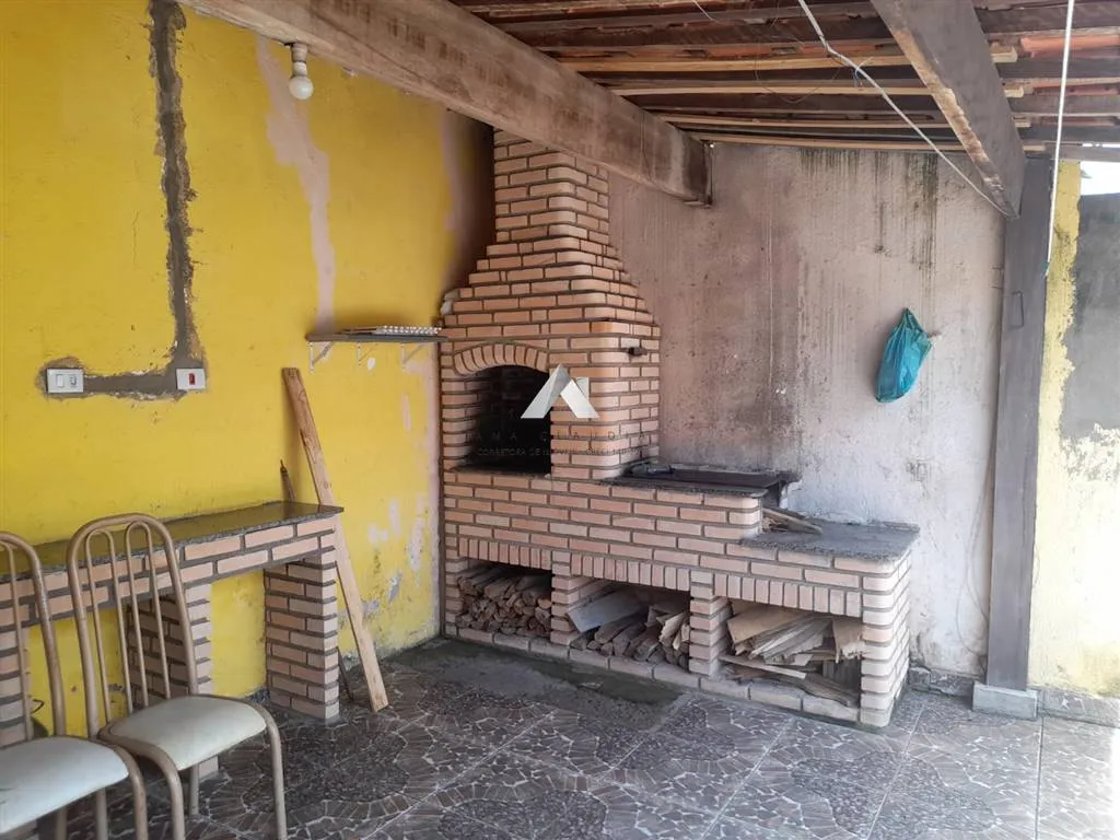 Imagem Casa na praia de Mongaguá bairro de moradores fixos, otima localização.