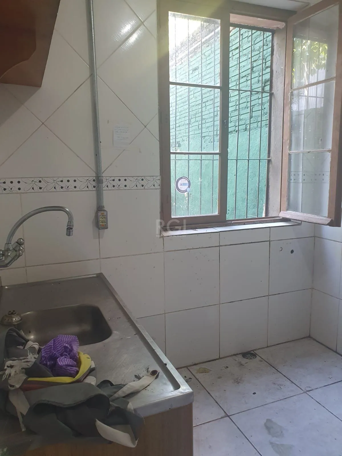 Imagem Casa para Venda - 242m², 3 dormitórios, 1 vaga - Cidade Baixa