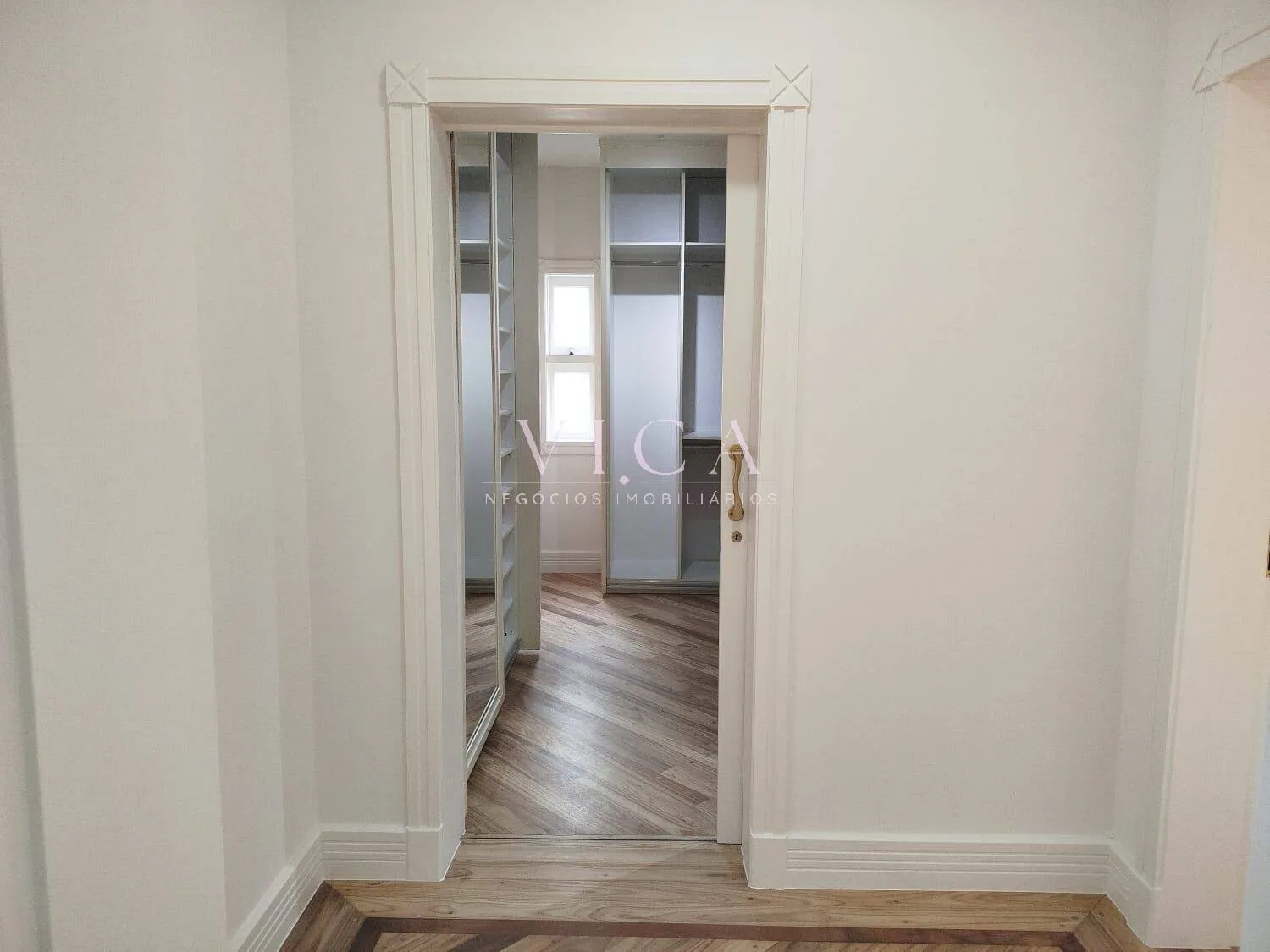 Imagem Casa para venda com 4 dormitórios, 450m2 - por R$ 3.900.000 - Alphaville