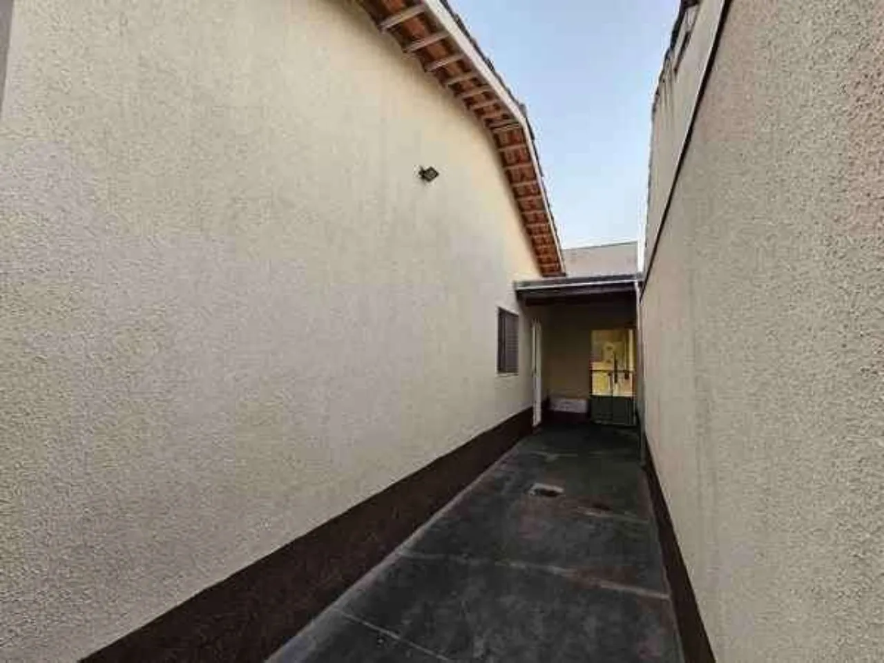 Imagem Imóvel à venda em Sorocaba-SP: Casa com 2 quartos, 2 salas e 2 vagas no Conjunto Residencial Jardim Villagio Torino