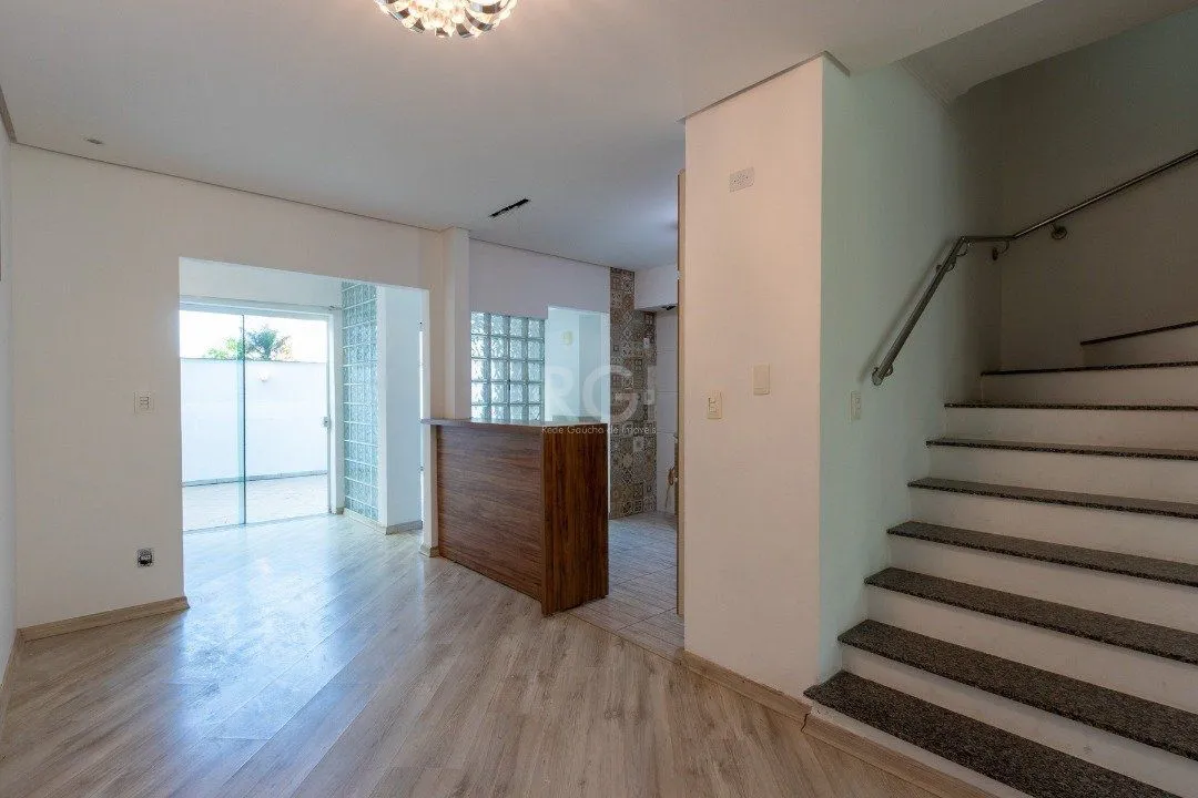 Imagem Casa para Venda - 178.4m², 3 dormitórios, sendo 1 suites, 2 vagas - Hípica