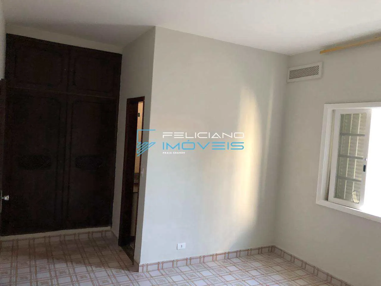 Imagem Casa com 5 quartos, Flórida, Praia Grande - R$ 951 mil, Cod: 5604
