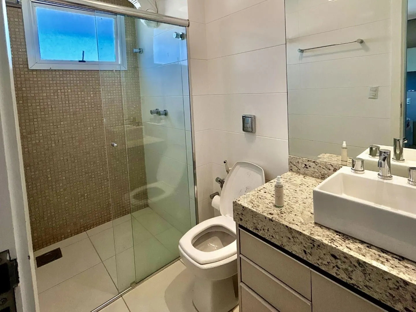 Imagem Apartamento com 3 dormitórios para alugar, 160 m² por R$ 6.800/mês - Centro - Patos de Minas/MG