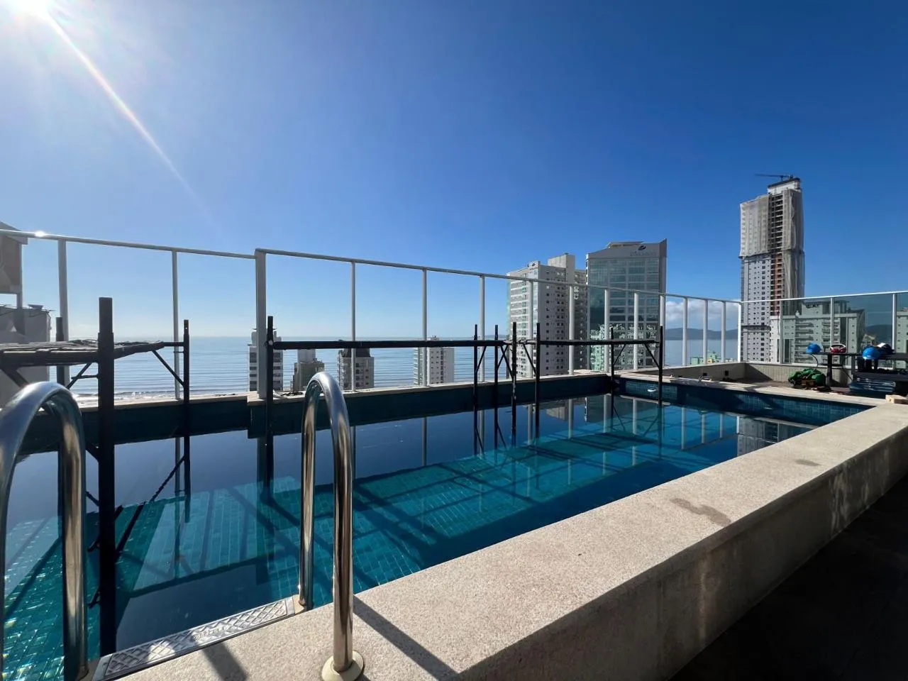 Imagem Apartamento com vista para o mar à venda com 70m2 por R$ 950.000,00