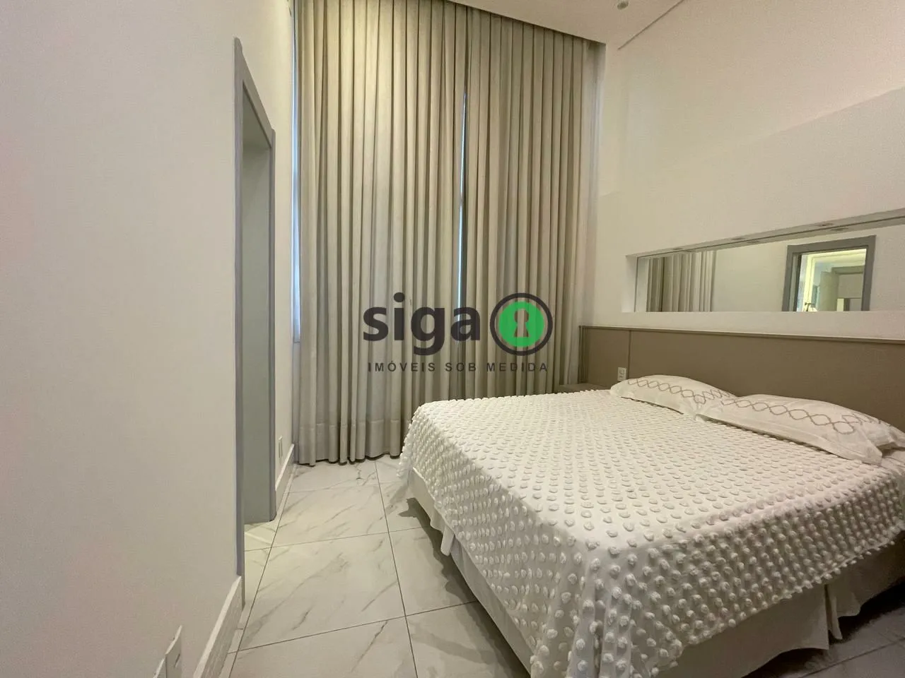 Imagem Apto com 85m², no Brooklin, com 1 suite, lavabo, 2 vagas e Pé direito duplo para locação