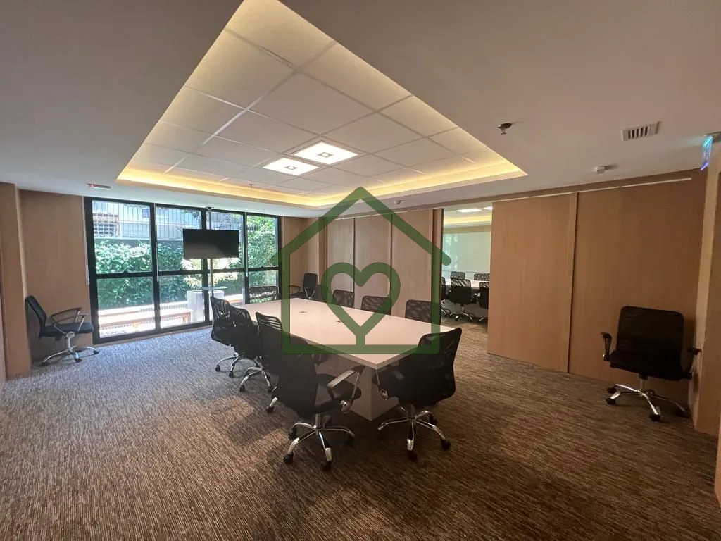 Imagem Vendo Sala comercial no bairro Menino Deus. Imóvel conta com 36 m² de área privativa, com piso e ...