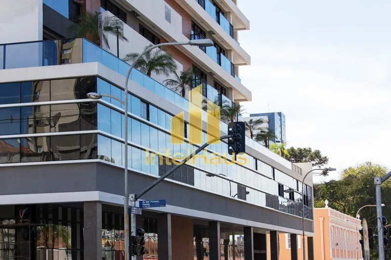 Imagem Na esquina da Av. Sete de Setembro com Mal. Floriano, em frente ao Shopping Estação, conjuntos com...