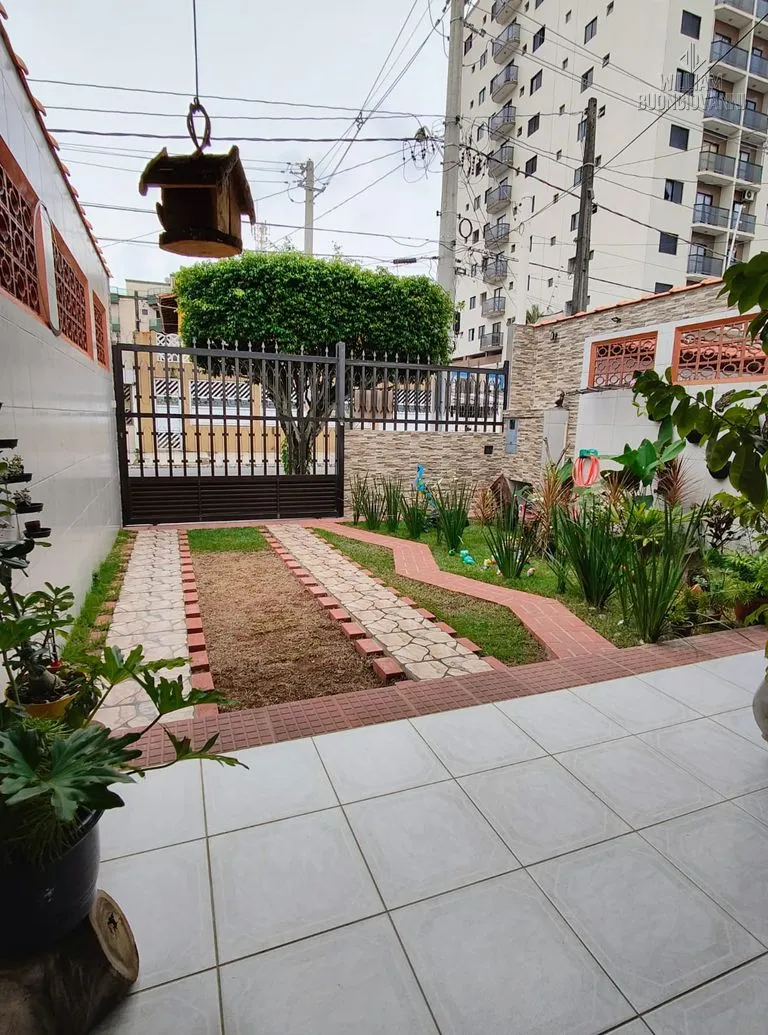Imagem Casa em Tupi, a apenas 400 metros da praia.