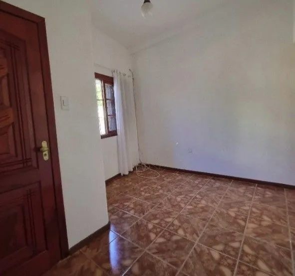 Imagem Casa de 2 dormitórios para venda ,pronta para morar no bairro Santo Antônio em Porto Alegre/RS.