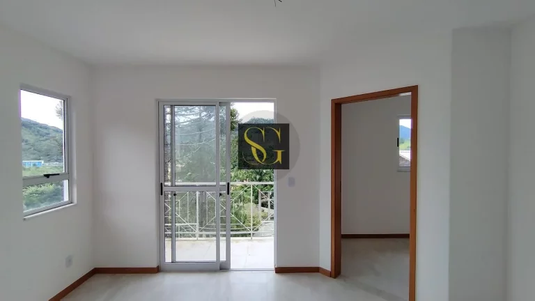 Imagem Casa para Venda em Teresópolis, Vargem Grande, 4 dormitórios, 1 suíte, 2 banheiros, 2 vagas