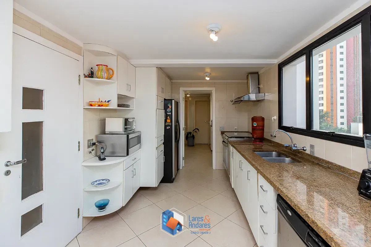 Imagem Apartamento para venda em Moema com 4 quartos, sendo 4 suítes, 200m²