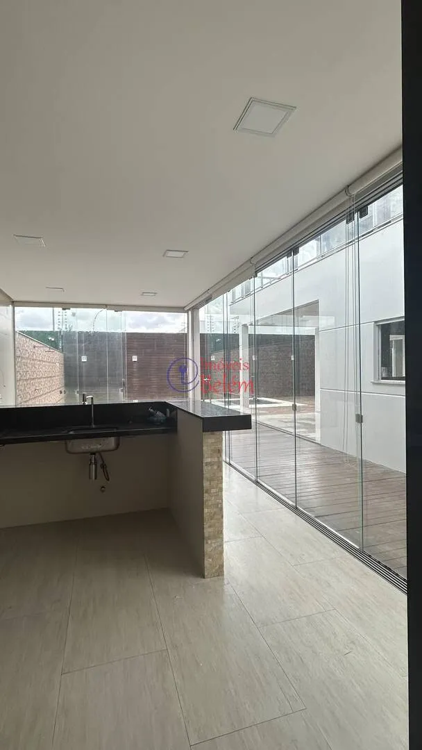 Imagem Mansão 3 Suítes com Piscina e Pé-Direito Duplo - Montenegro Boulevard