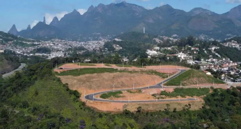 Imagem Terreno à venda, 231 m² por R$ 200.000,00 - Ermitage - Teresópolis/RJ