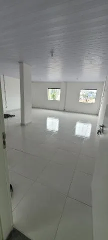 Imagem LOCAÇÃO DE SALA COMERCIAL VILA RIMAN, EM ARUJÁ/SP, SALA NO TÉRREO / 58m², 1 toilette! CONSULTE-NOS.