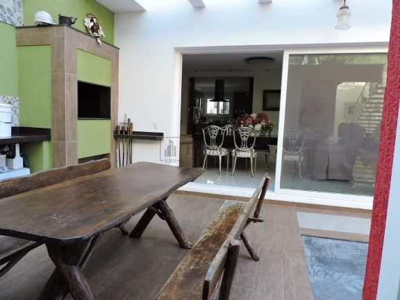 Imagem Casa com 5 dormitórios no bairro Praia dos Amores