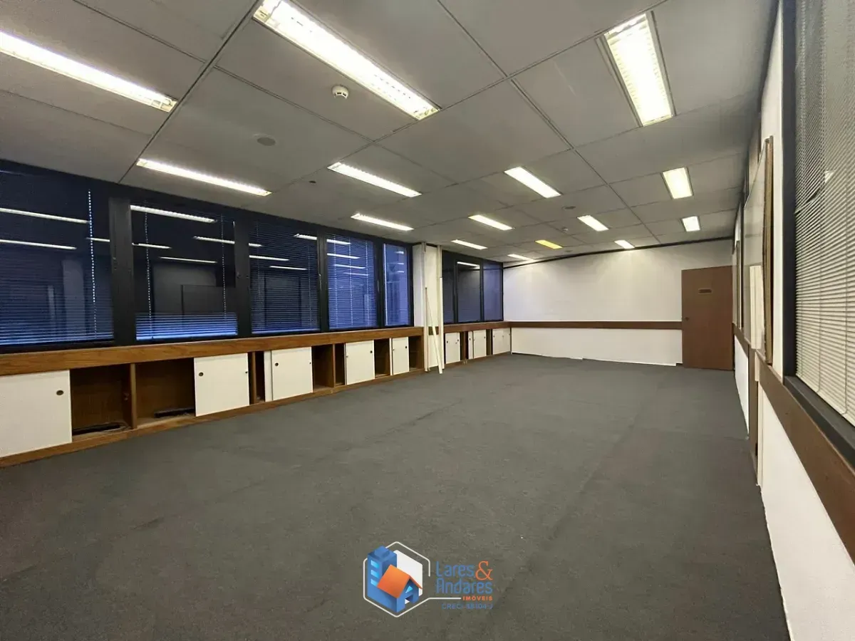 Imagem Conjunto comercial para venda em Chácara Santo Antônio (Zona Sul), 526m²