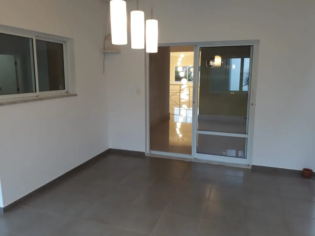 Imagem Casa Dupla Localizada no Condomínio Santo Antônio l